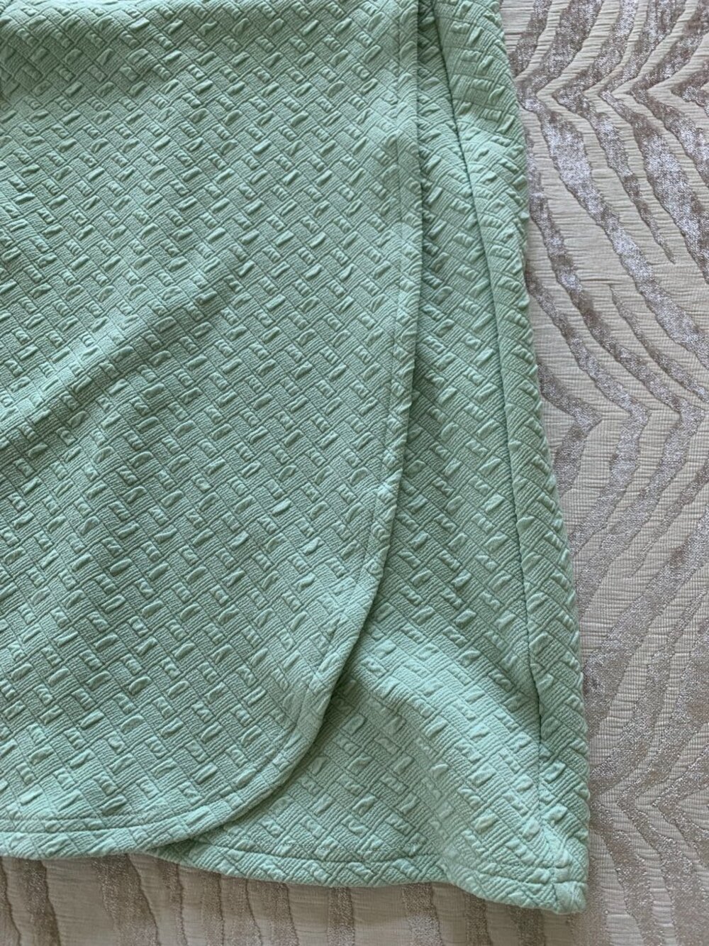 Sage Green 1950's Style Embossed Tulip Style Faux Wrap Dress Size: XS - Picture 6 of 10